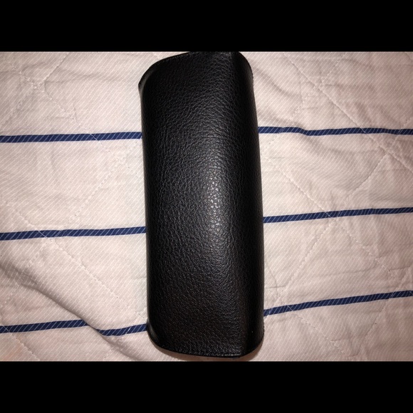 Rayban case - Picture 2 of 2